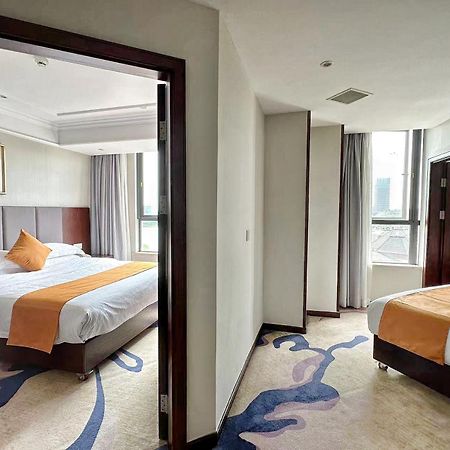 Huzhou Wealth Hotel Exteriér fotografie