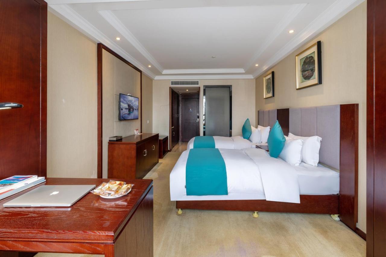 Huzhou Wealth Hotel Exteriér fotografie