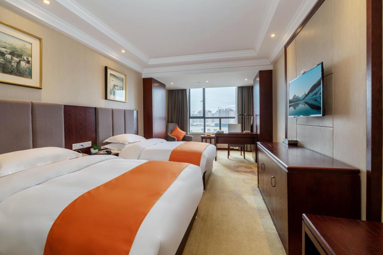 Huzhou Wealth Hotel Exteriér fotografie