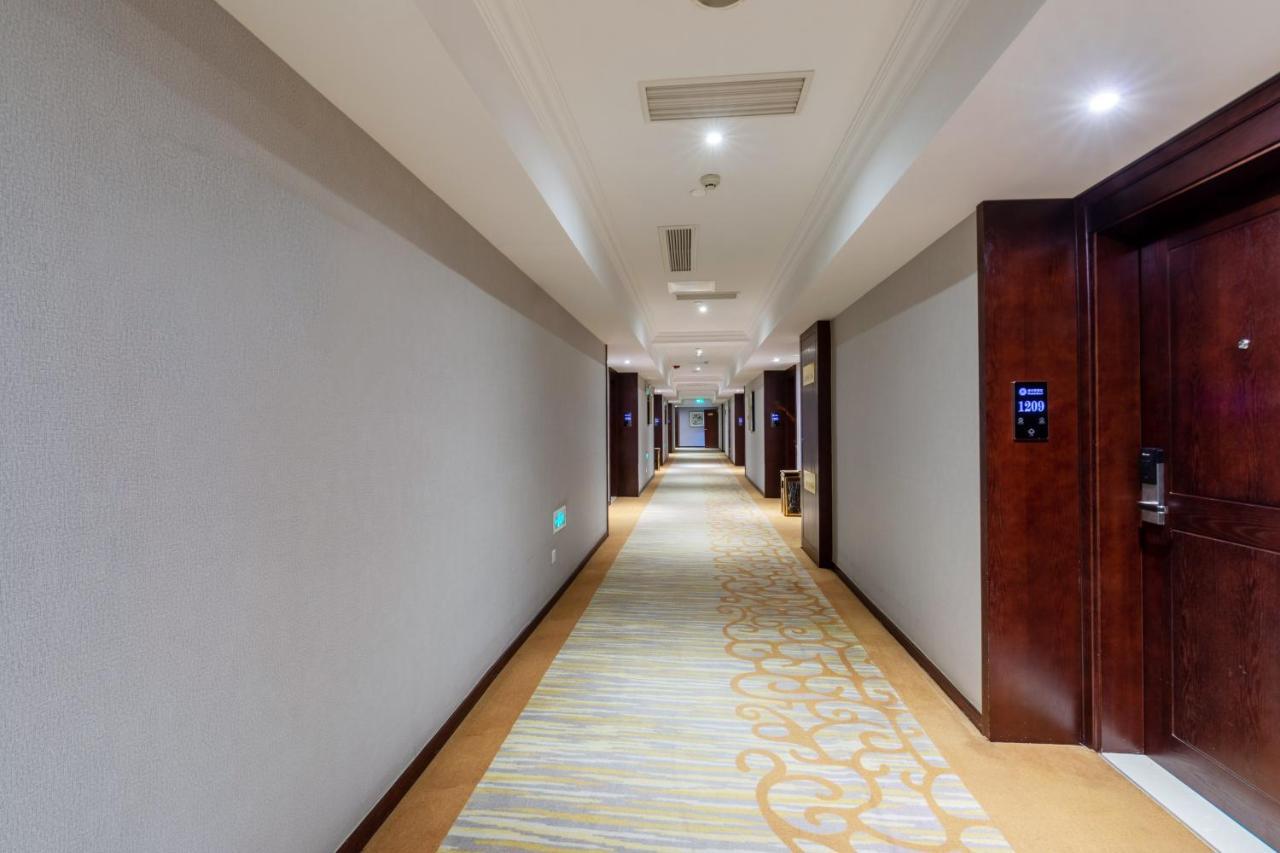 Huzhou Wealth Hotel Exteriér fotografie