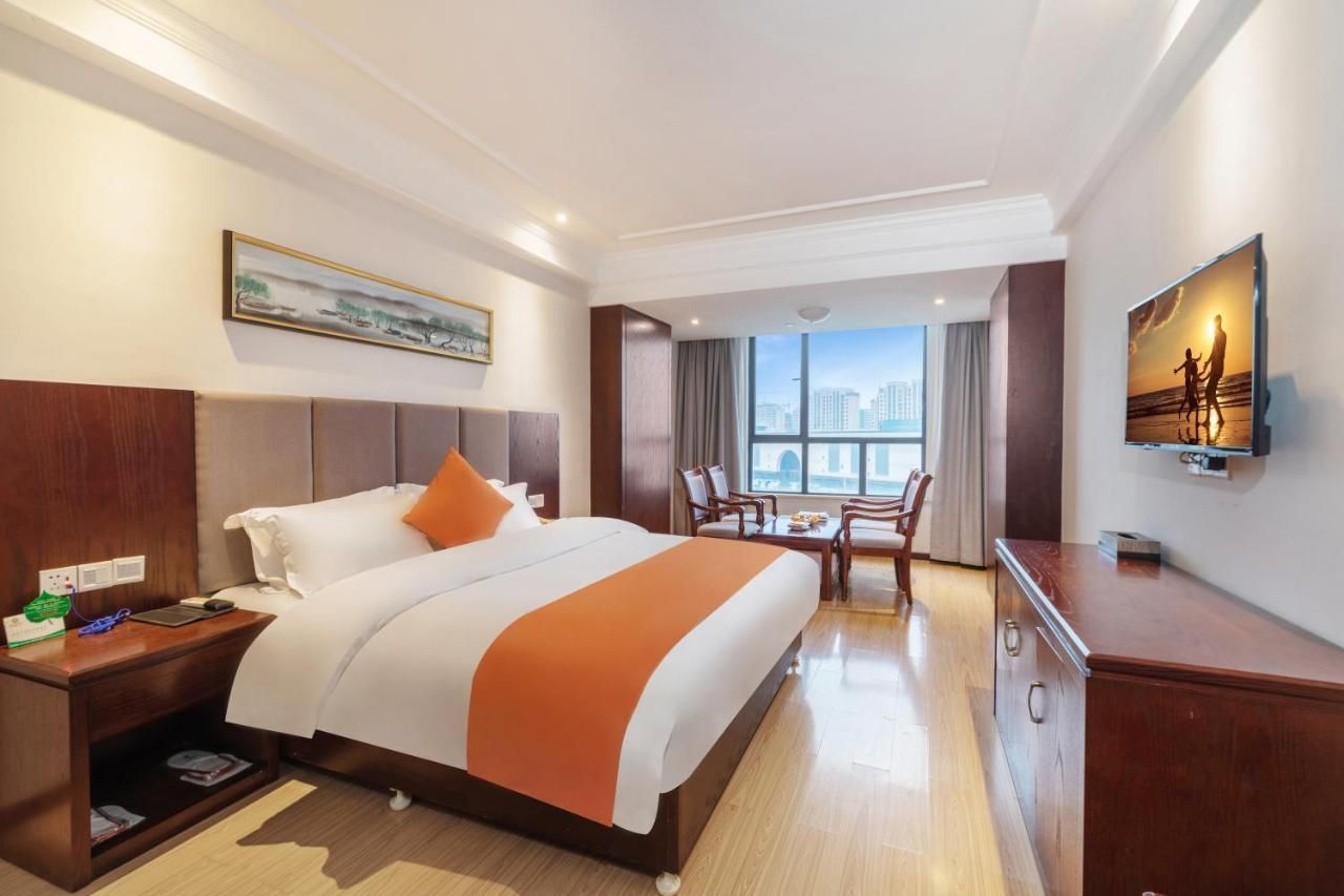 Huzhou Wealth Hotel Exteriér fotografie