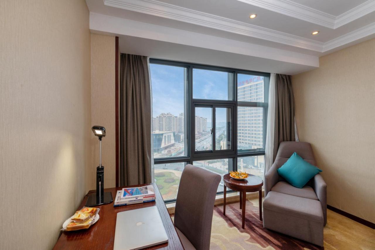 Huzhou Wealth Hotel Exteriér fotografie