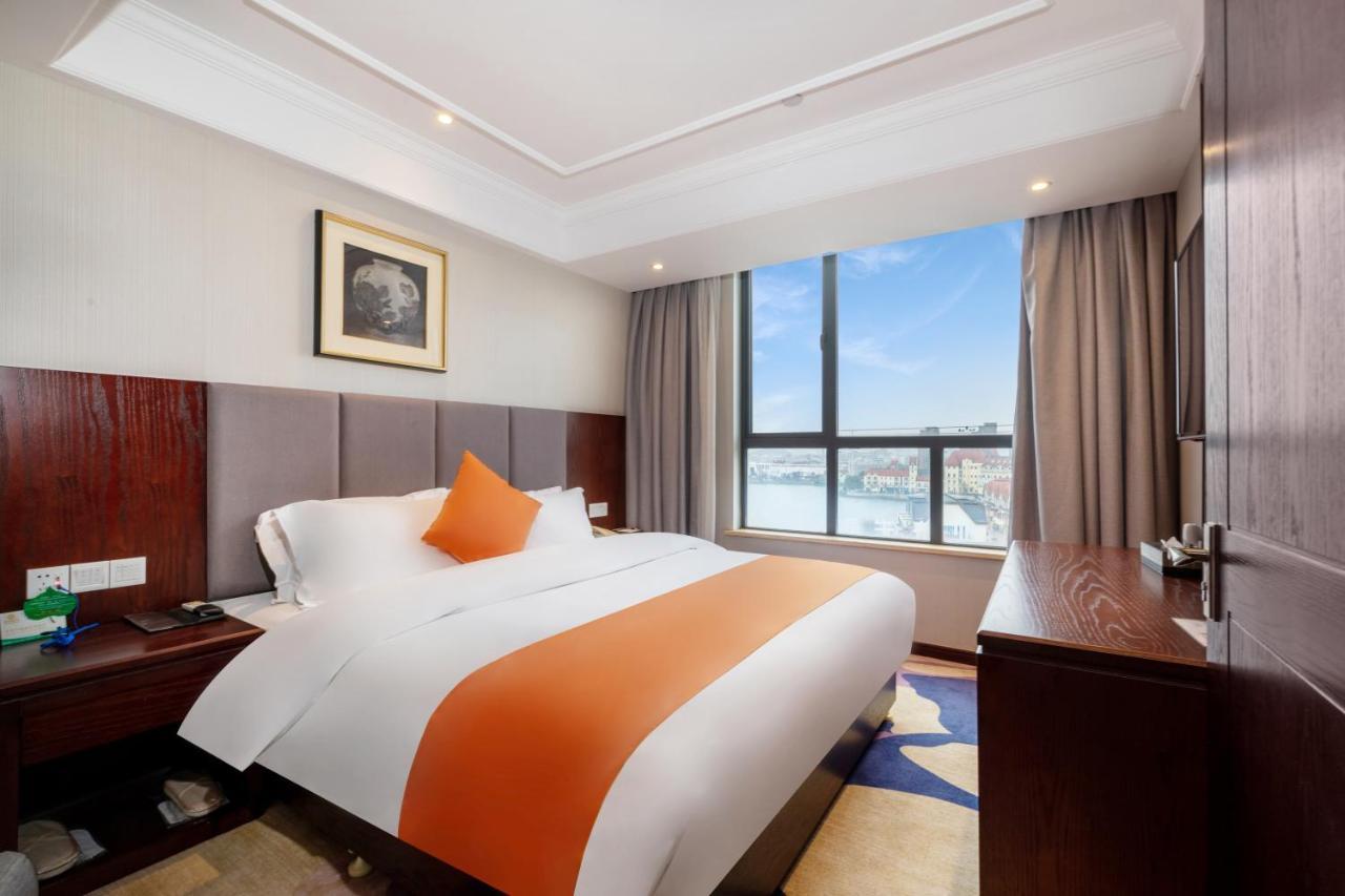 Huzhou Wealth Hotel Exteriér fotografie