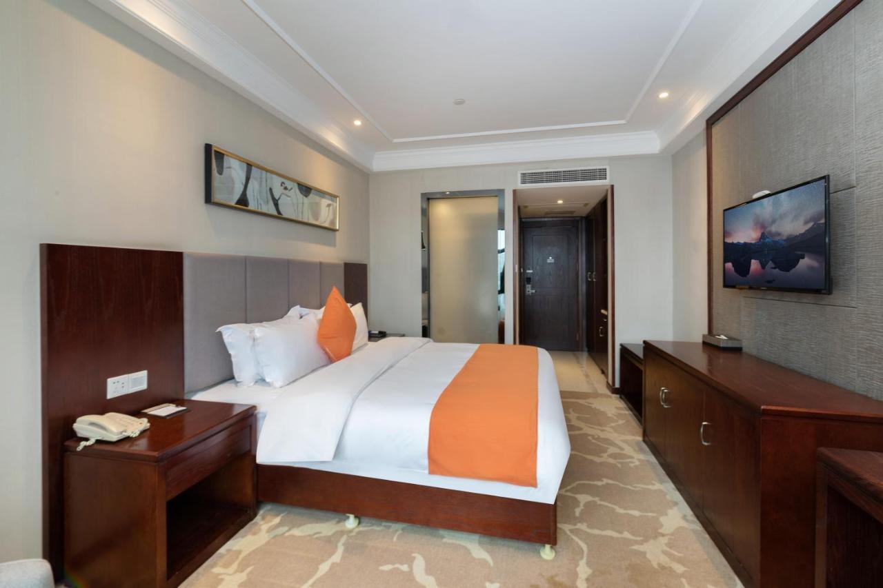 Huzhou Wealth Hotel Exteriér fotografie