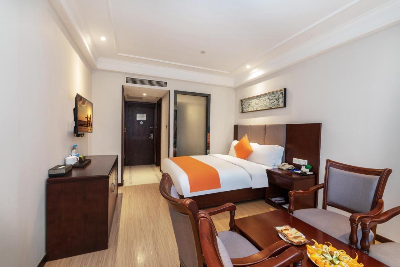 Huzhou Wealth Hotel Exteriér fotografie