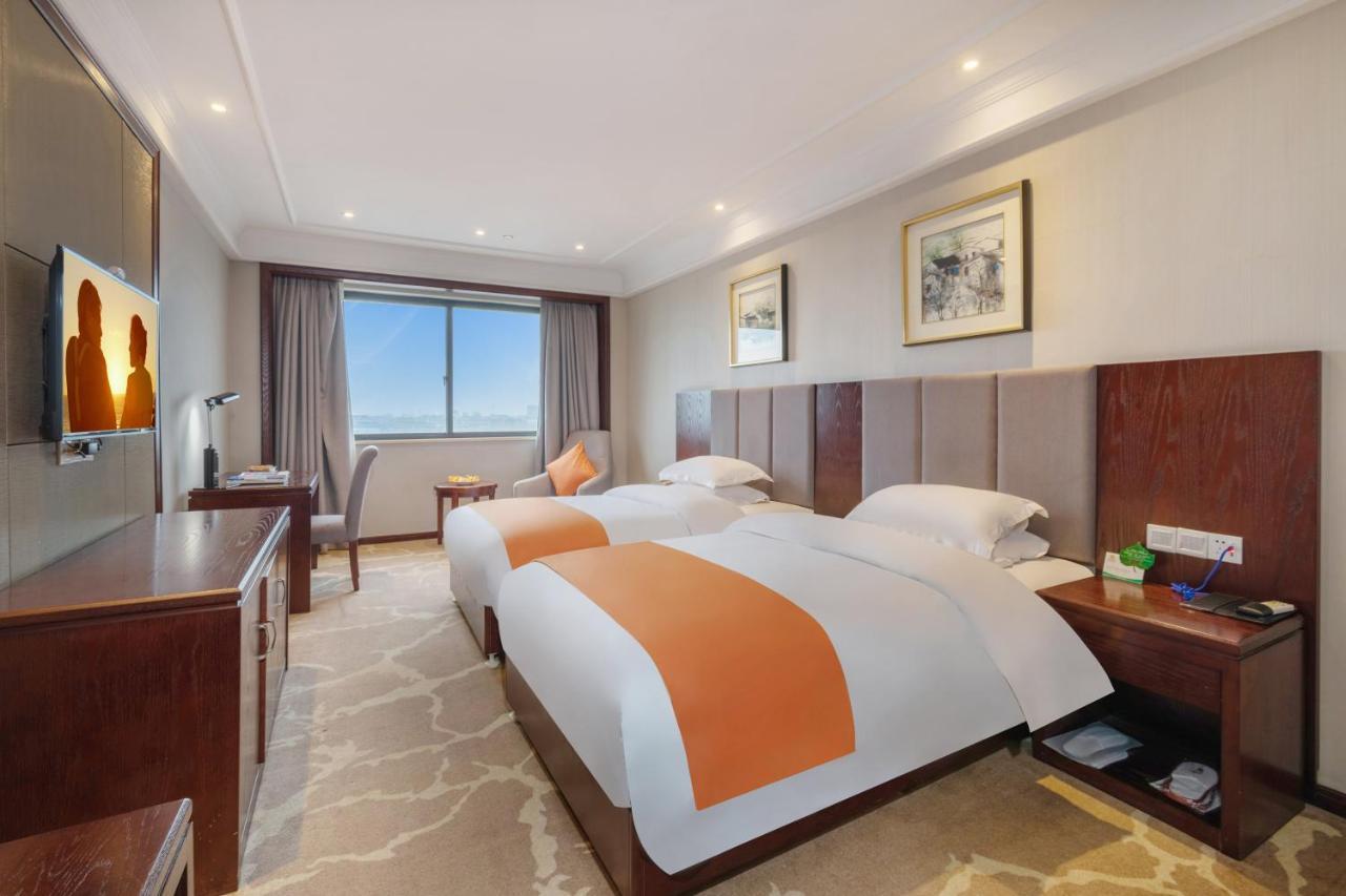 Huzhou Wealth Hotel Exteriér fotografie